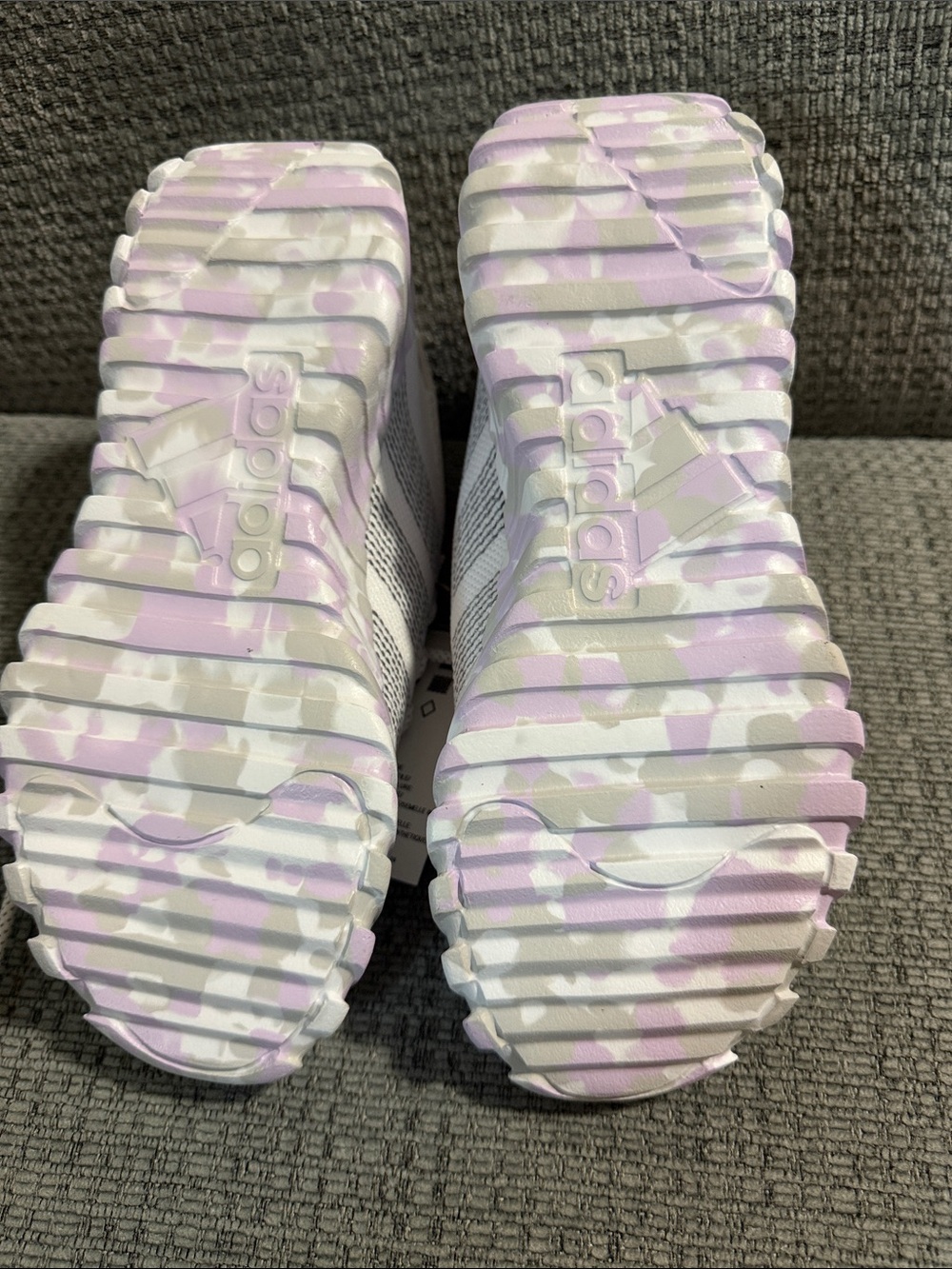 Adidas Kids White and Light Purple Sneakers Size 4 - Picture 6 of 7